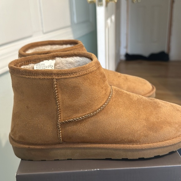 COPY - Arizona Womens Sandie Flat Heel Winter Boots, excellent condition - Picture 2 of 5